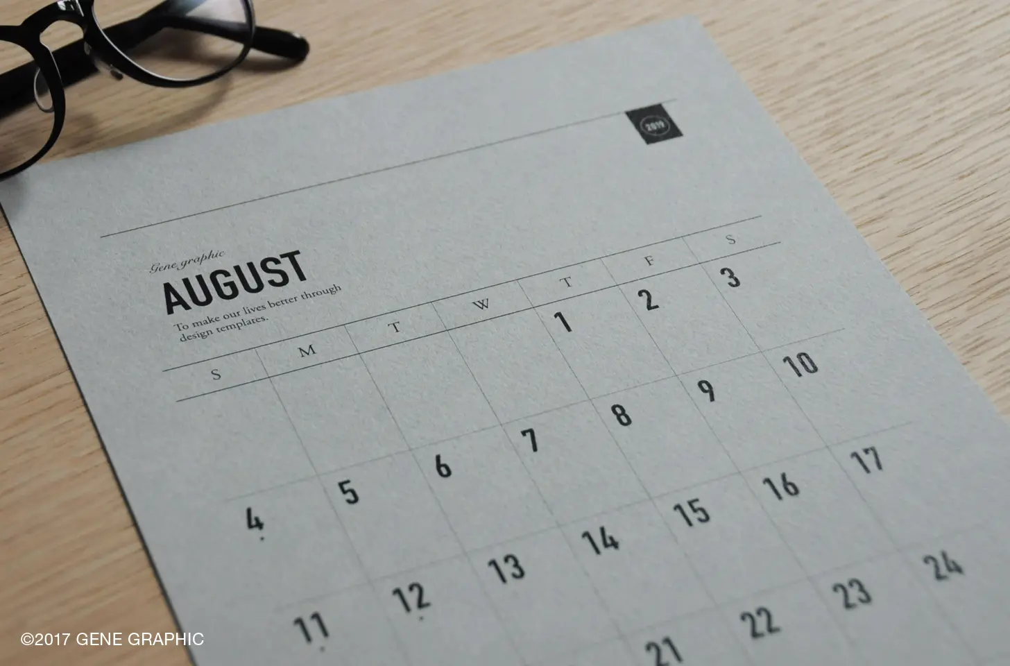 無料素材 モノトーン スタイリッシュな年カレンダー Class Design